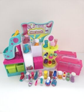 Shopkins Fashion Spree Shoe Dazzle Playset and Shoe Theme Shopkins